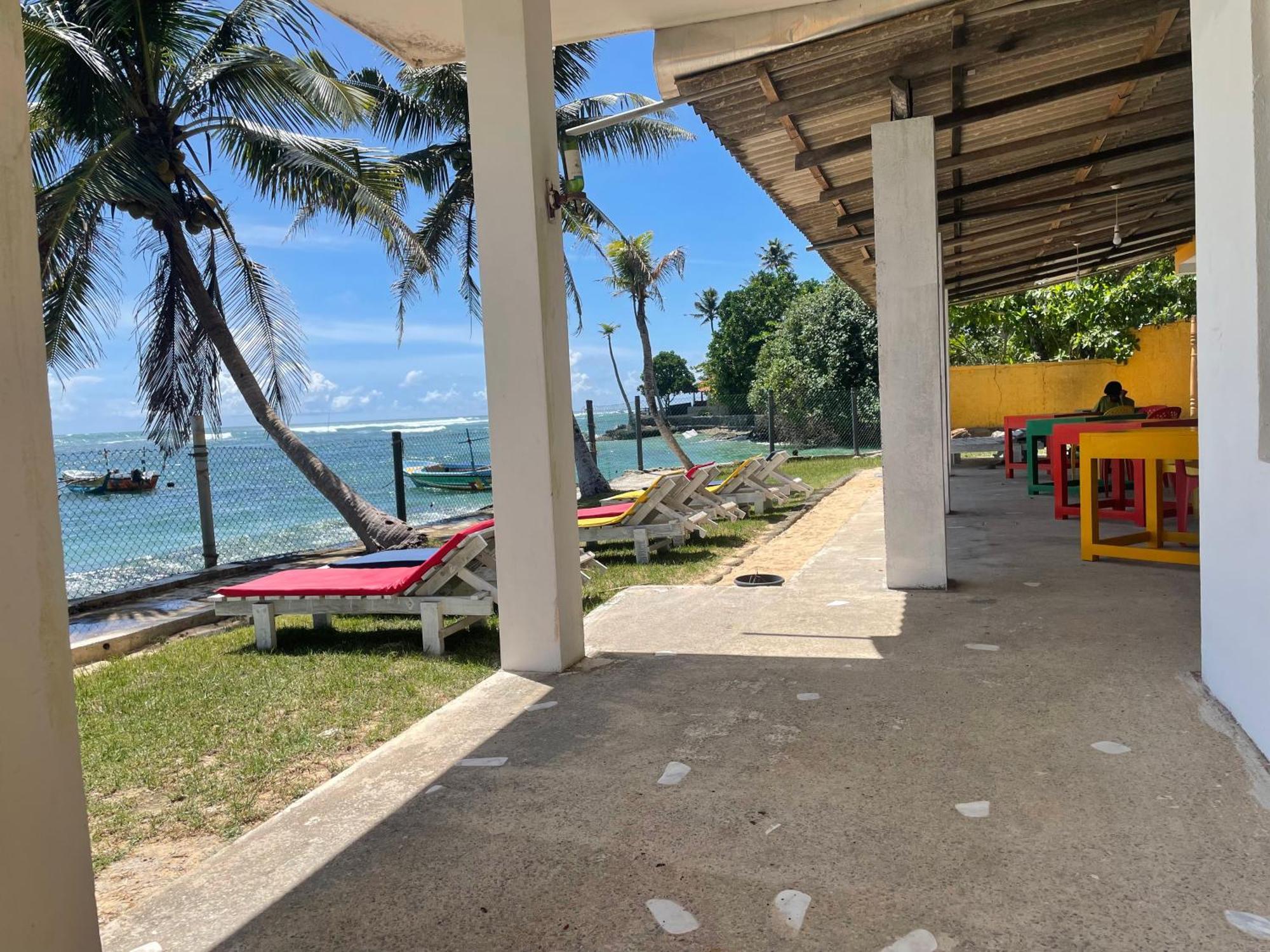 Sayuri Beach Hotel Матара Екстериор снимка